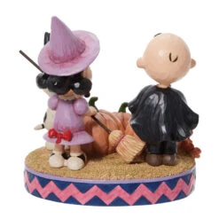 Enesco Jim Shore Peanuts Gang Halloween Figurine With Light, 5.55" -Hallmark Shop Jim Shore Peanuts Halloween Figurine With Light 6013037 03
